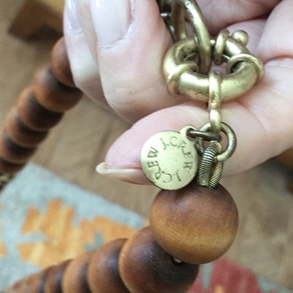 Gorgeous wood and crystal necklace - Picture 3 of 3